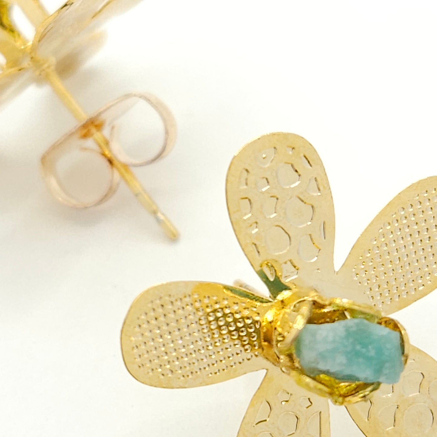 Gold Five-Petal Flower with Emerald Murralla Earrings