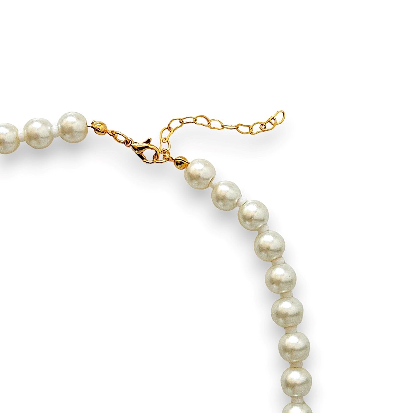 Handmade pearl necklace with spring-ring closure